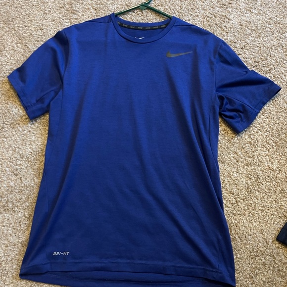 nike t-shirt - Picture 1 of 2